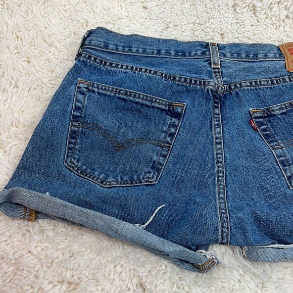 Levi's Women's 501 Medium Wash Raw Edge Denim Faded Distressed Jean Shorts - Picture 9 of 10